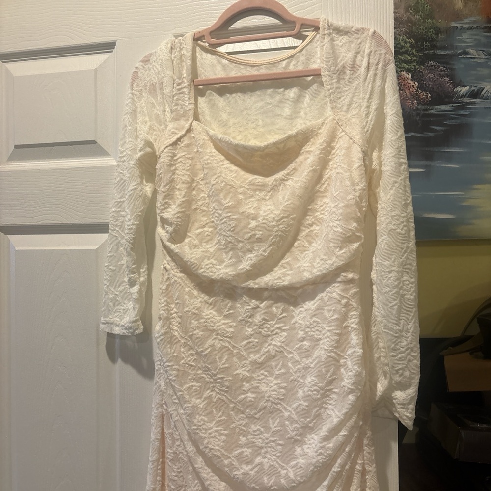 Chic Long Sleeve Lace Dress in Cream